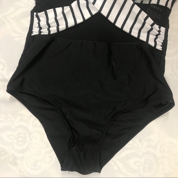 One-Piece Swimsuit Black White Striped - Picture 4 of 8